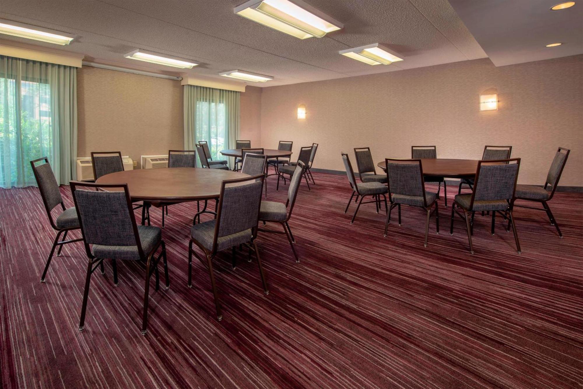 Courtyard By Marriott Rockville Exteriér fotografie